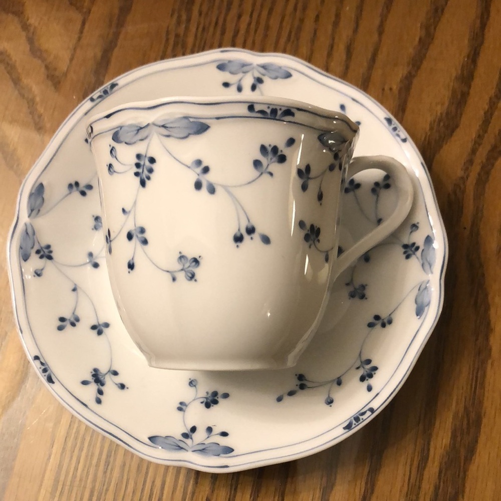 NWOT Noritake “French Charm” porcelain cup and saucer. White w/blue vine pattern